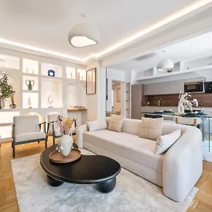 Luxueux, Spacieux Et Equipe A 5 Min Du Port Appartement