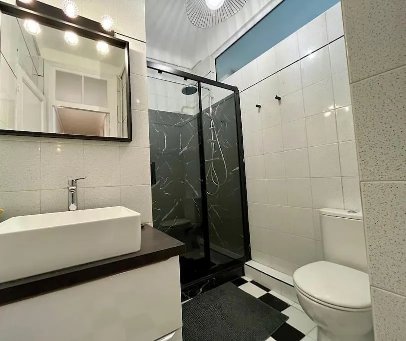 2 Pieces Cocooning Pres Du Port/Gare Riquier Apartment Nice France